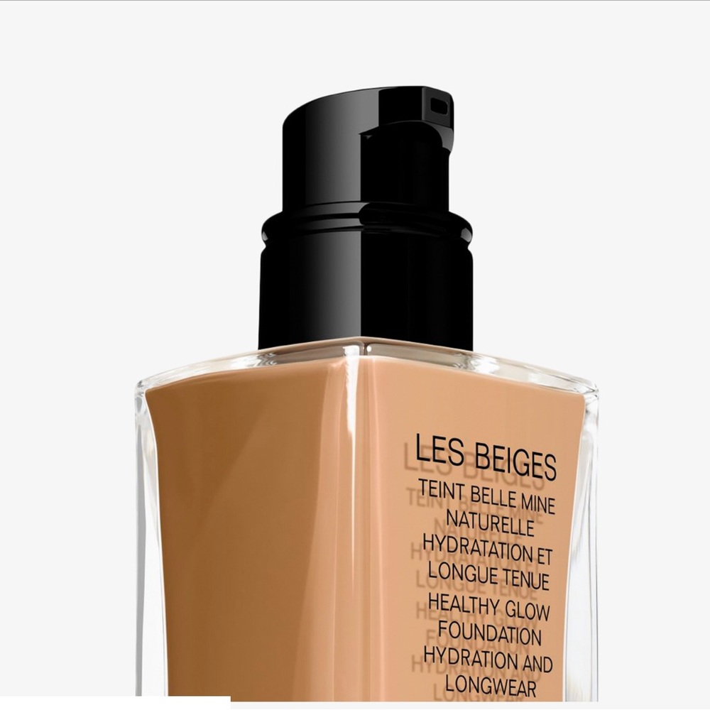 Chanel Les Beiges Glow Foundation BD61